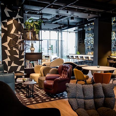 Motel One คาร์ลสรูเฮอ ภายนอก รูปภาพ