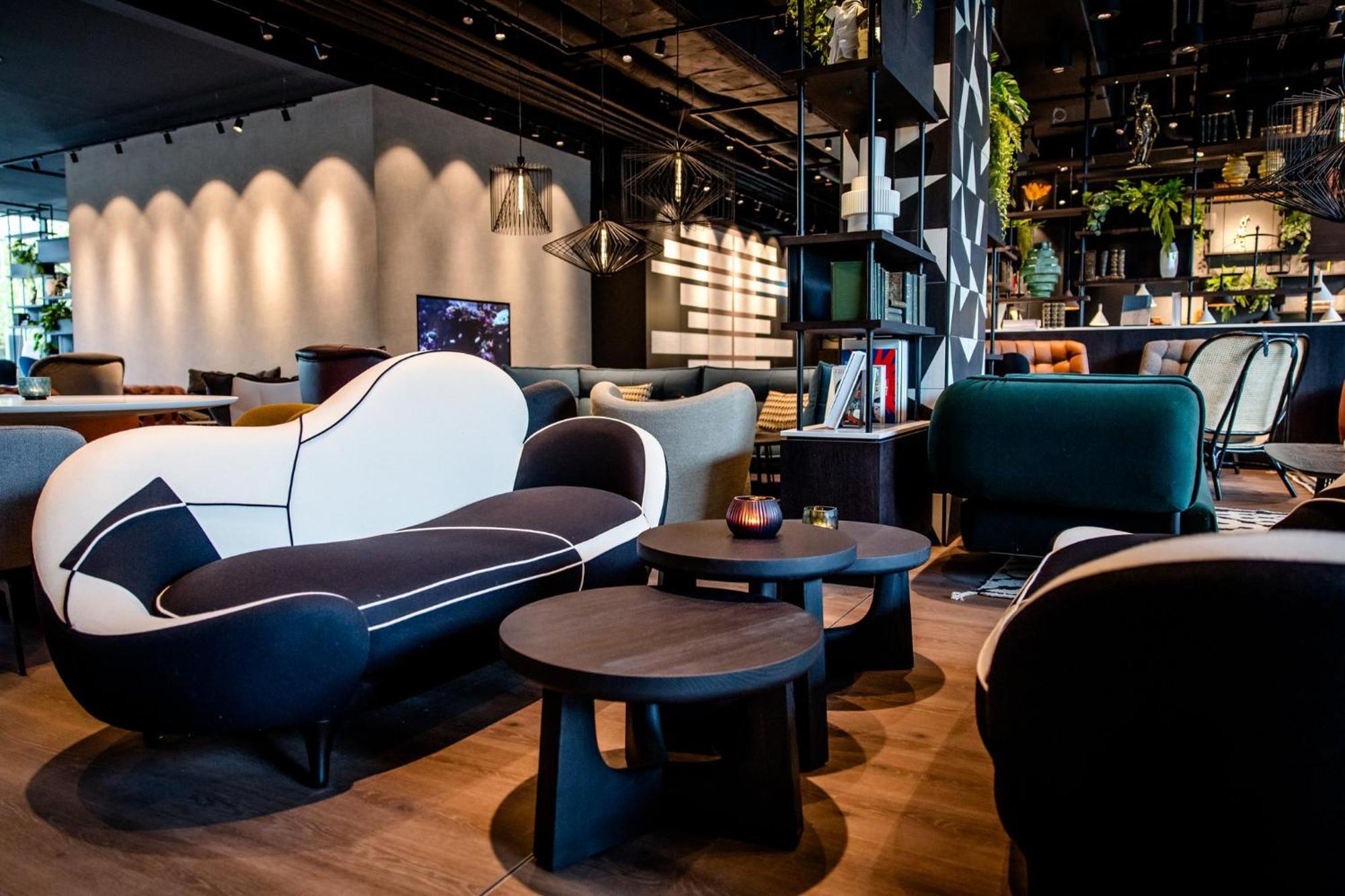 Motel One คาร์ลสรูเฮอ ภายนอก รูปภาพ