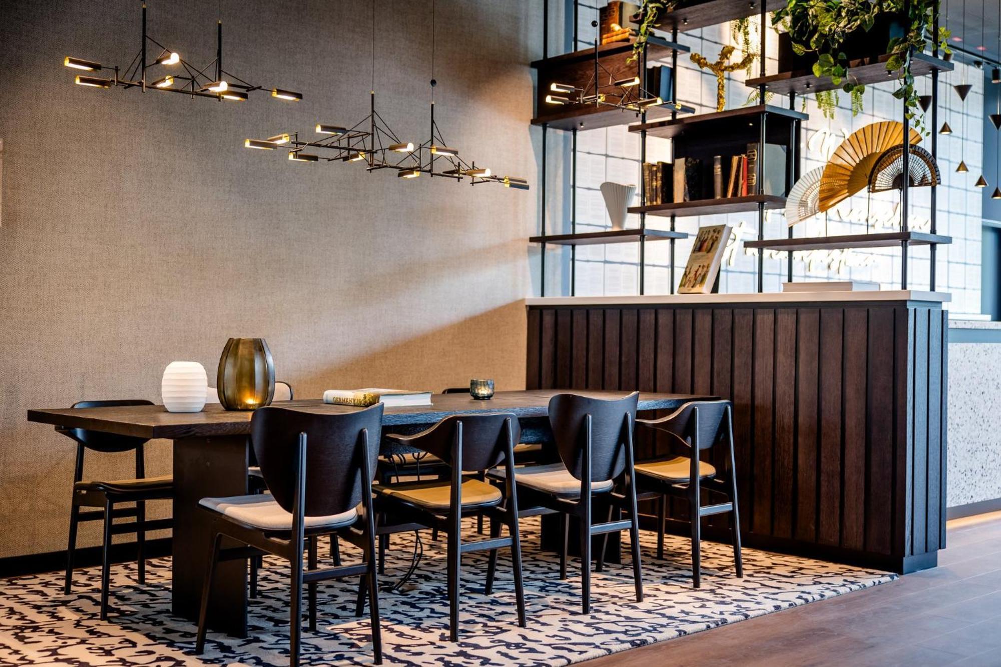 Motel One คาร์ลสรูเฮอ ภายนอก รูปภาพ