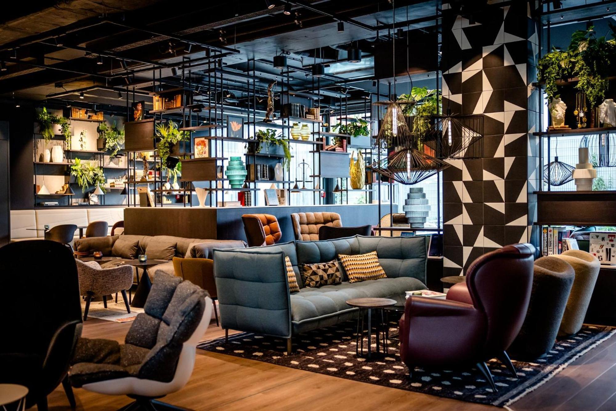 Motel One คาร์ลสรูเฮอ ภายนอก รูปภาพ